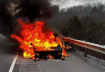 Tesla Model S en llamas quedó inservible