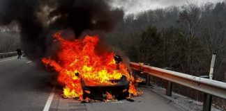 Tesla Model S en llamas quedó inservible