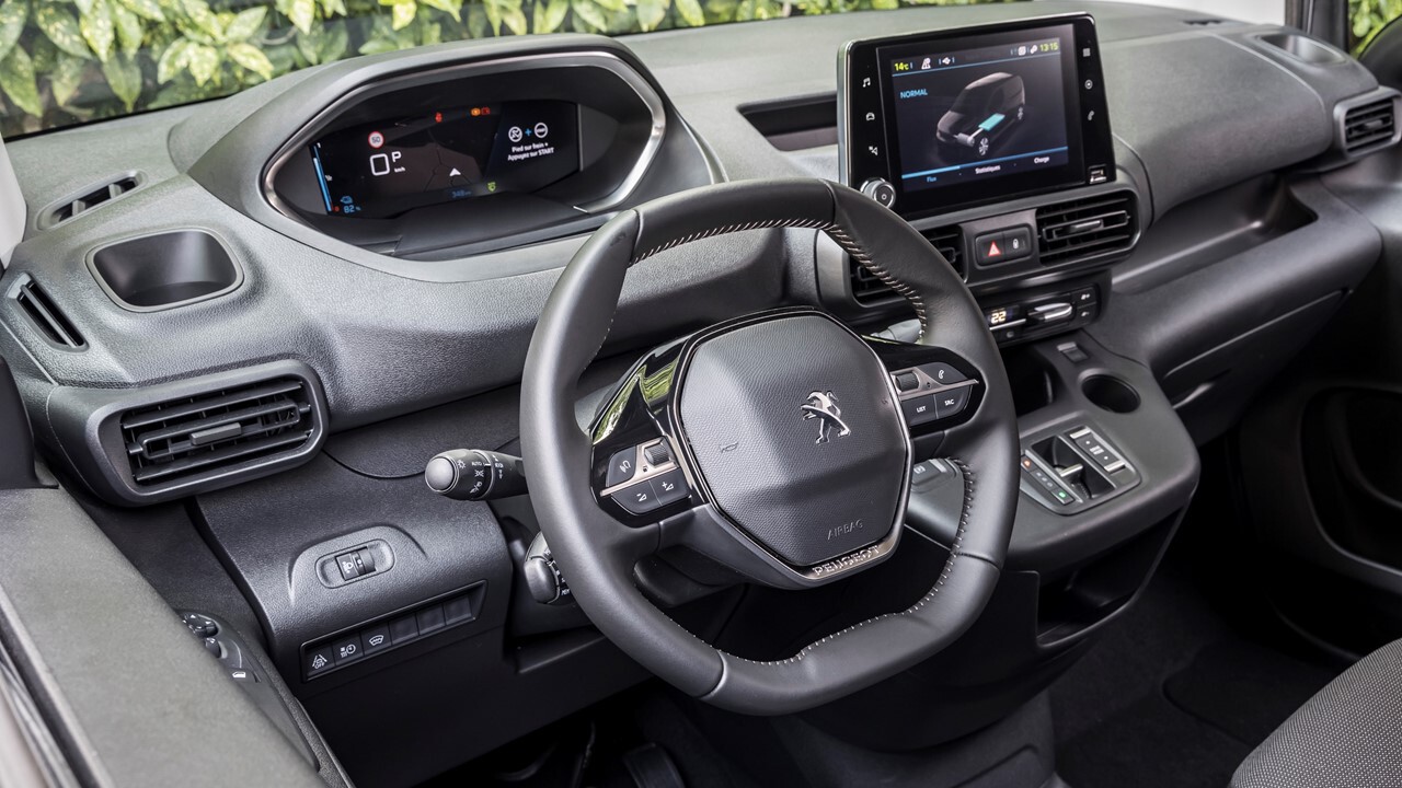 Interior of the Peugeot e-Partner 2023 in Mexico