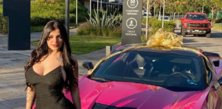 La influencer Karely Ruiz se compró un auto nuevo