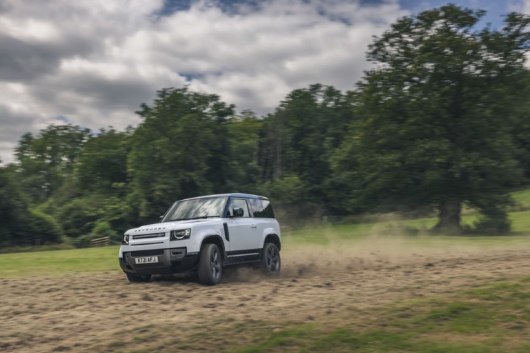 Land Rover Defender 80 2023: Precios, novedad, interior, motor ...
