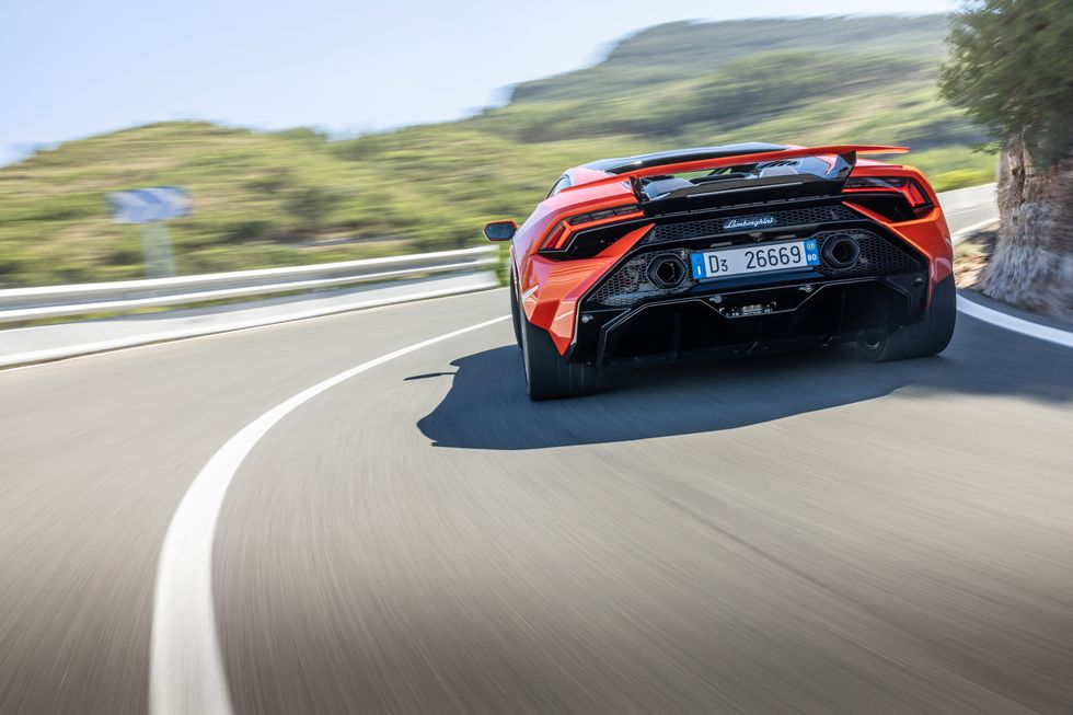 Lamborghini Huracán 2023: Precios, novedad, interior, motor, ficha técnica (Imágenes y videos)