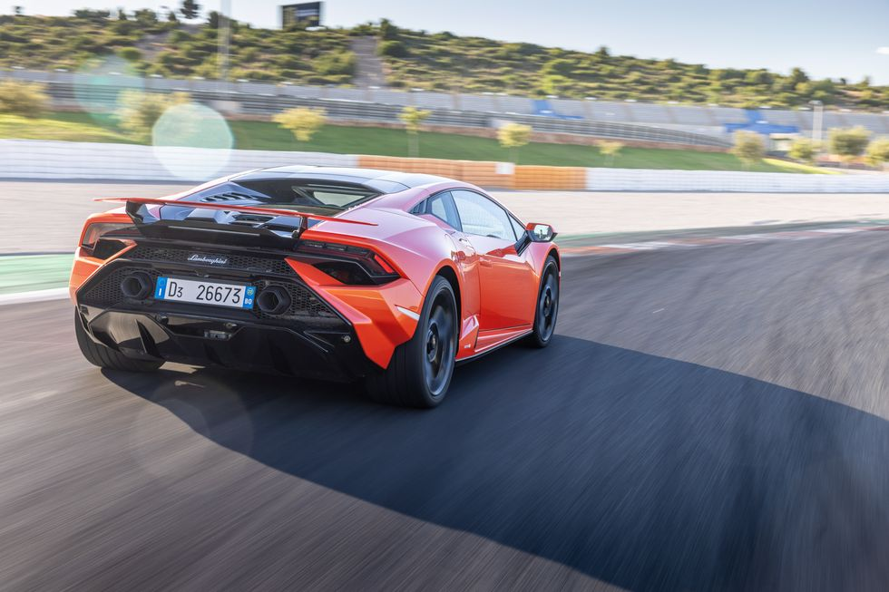 Lamborghini Huracán 2023: Precios, novedad, interior, motor, ficha técnica (Imágenes y videos)