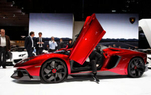 Los 5 mejores carros que abren las puertas hacia arriba de todos los