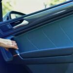 PARTES DE LA PUERTA DEL AUTO