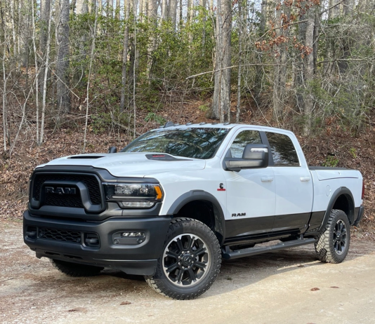 Las 3 cosas que hacen de la Ram 2500 HD Rebel la camioneta de trabajo perfecta Ram 2500 HD Rebel la camioneta de trabajo perfecta