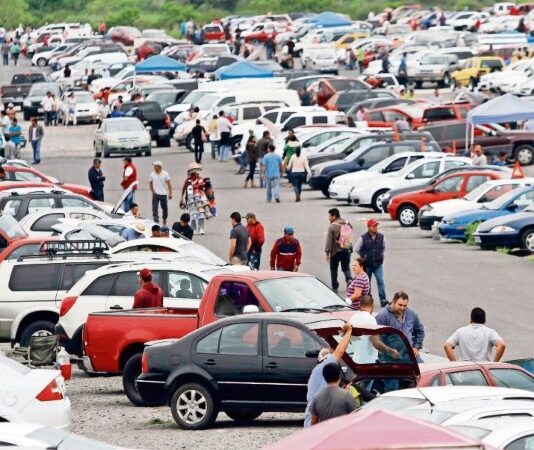 TIANGUIS DE AUTOS CERCA DE MI