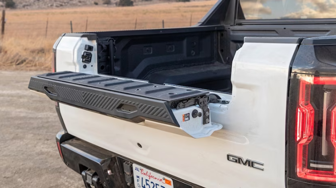 GMC Hummer EV SUT 2023