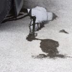 Mi auto pierde agua y no sé por dónde