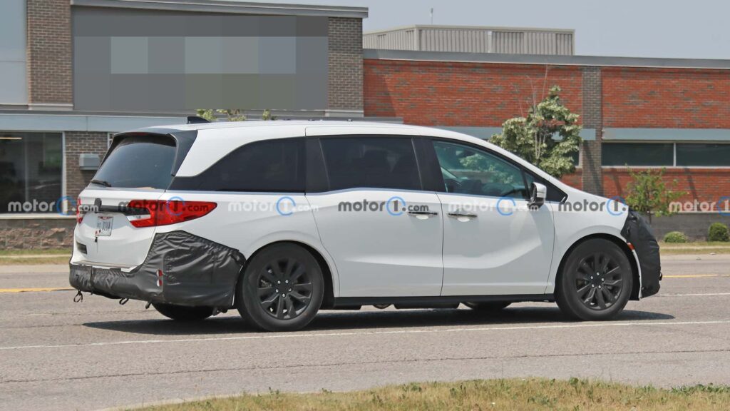 Honda Odyssey 2024 Primeras imágenes espía revelan cambios delantera y