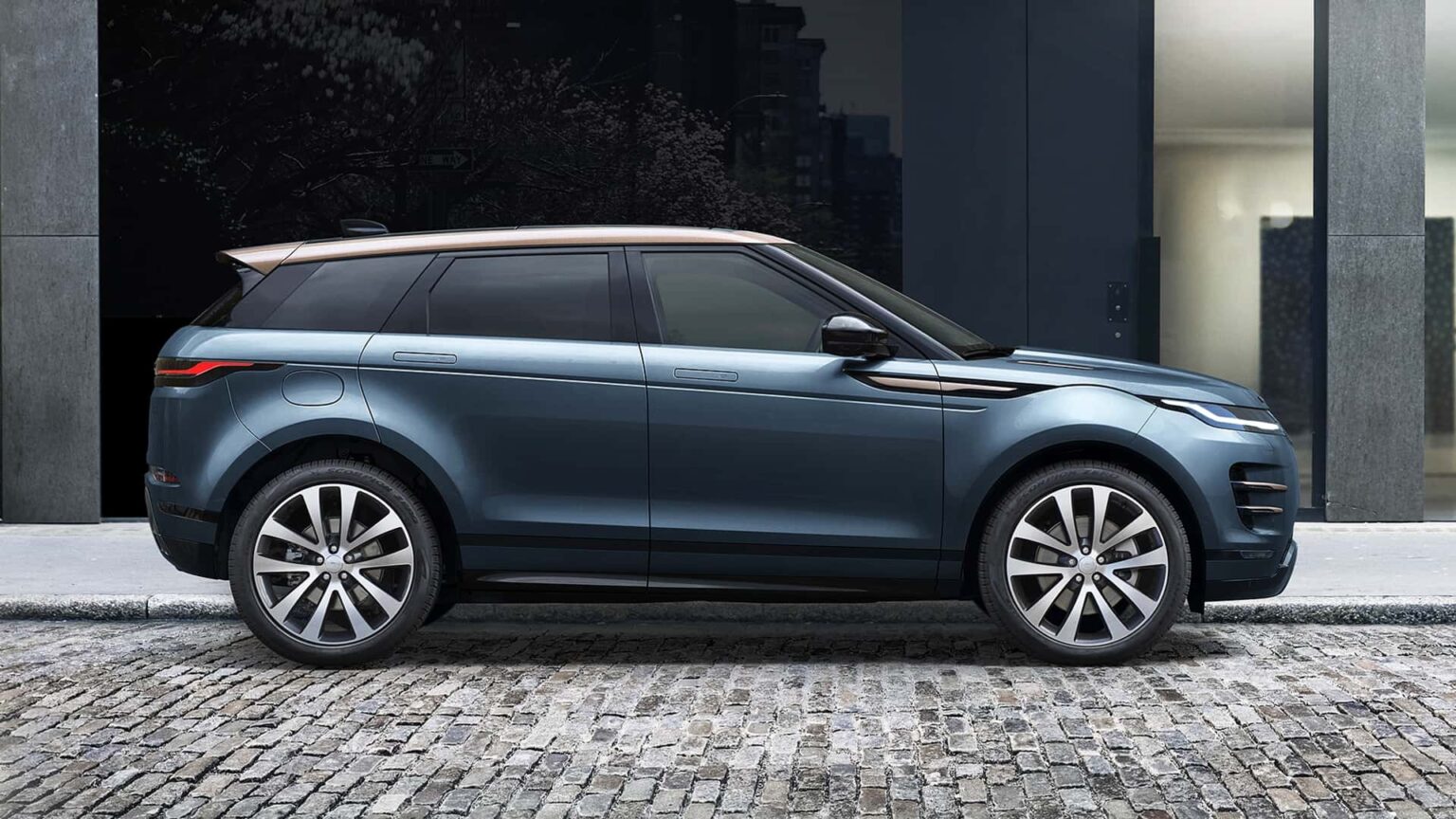 Range Rover Evoque 2024 debuta con nuevas luces, más cámaras y pantalla