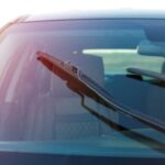 Como limpiar los vidrios del auto: esta es la mejor manera