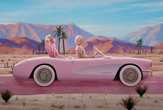 la incógnita del Chevrolet rosa de Barbie en su próxima película: ¿Es realmente un Corvette C1?