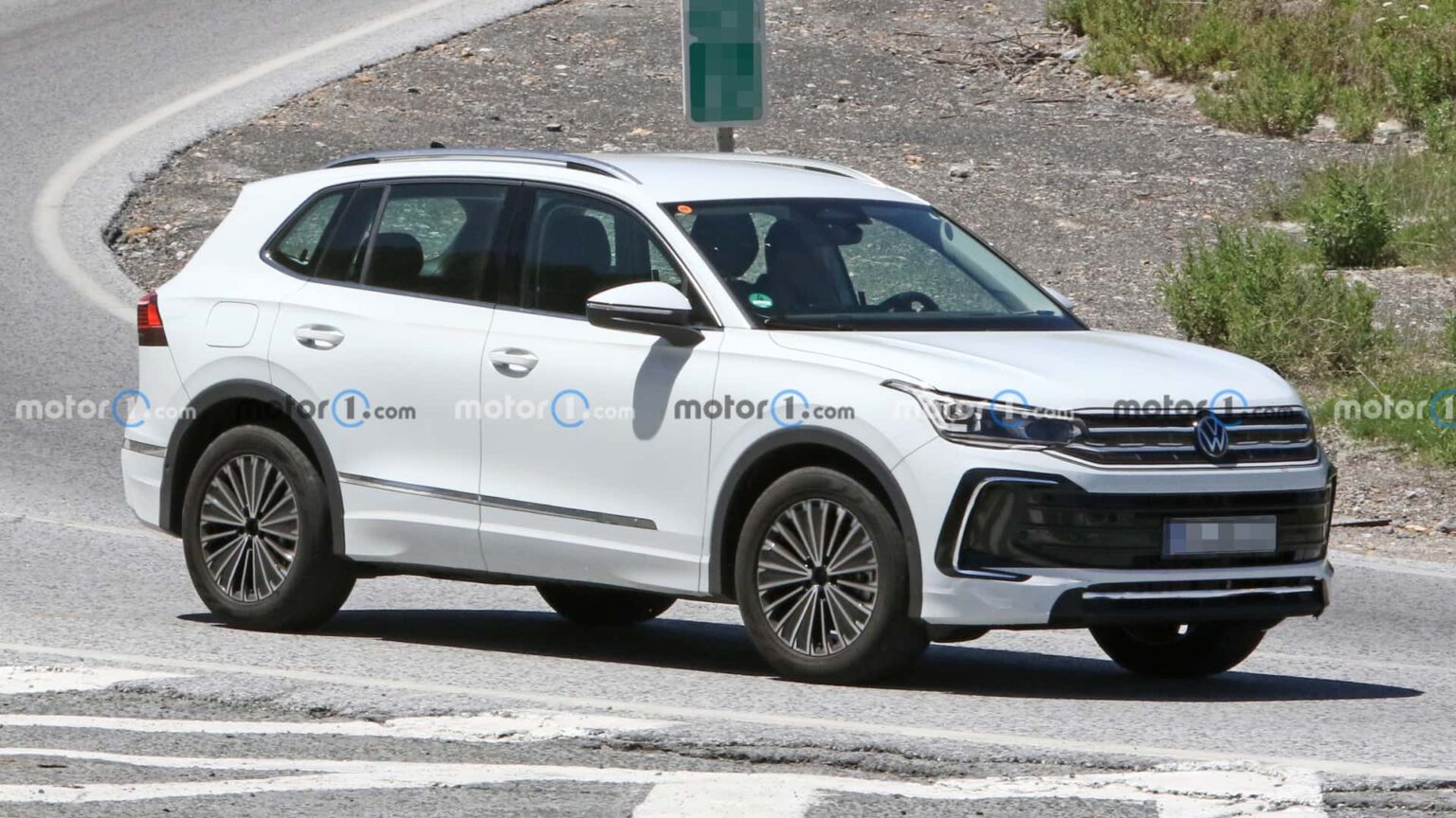 Primeras impresiones del Volkswagen Tiguan PHEV 2024 avistado en