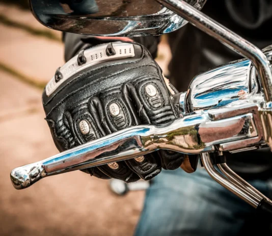 Mi moto se apaga cuando dejo de acelerar