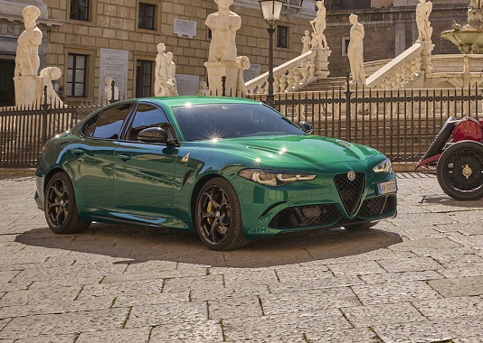 Alfa Romeo Giulia Quadrifoglio 2024: precios, lo nuevo, motor, interior, ficha técnica (imágenes y videos)