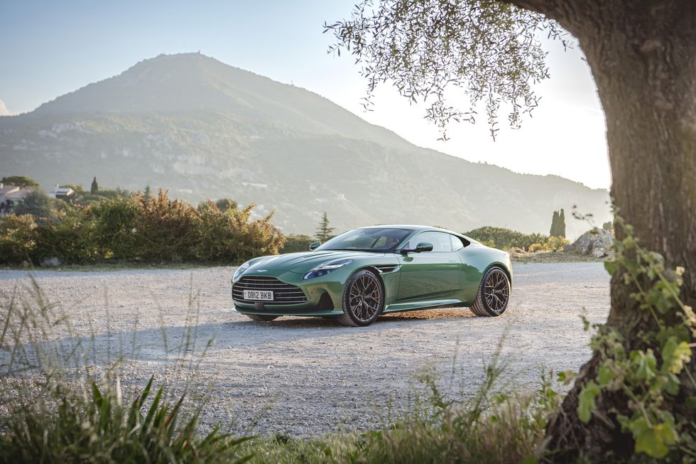 Aston Martin DB12 2024: precios, novedad, motor, interior (imágenes y videos)
