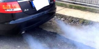 Trucos para eliminar humo azul del auto