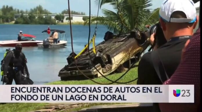 Encontraron autos en el lago de Doral, Florida
