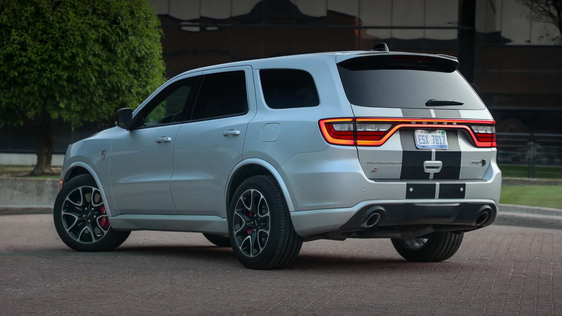 La Potencia Continúa: El Dodge Durango SRT Hellcat 2024 Mantiene Vivo ...