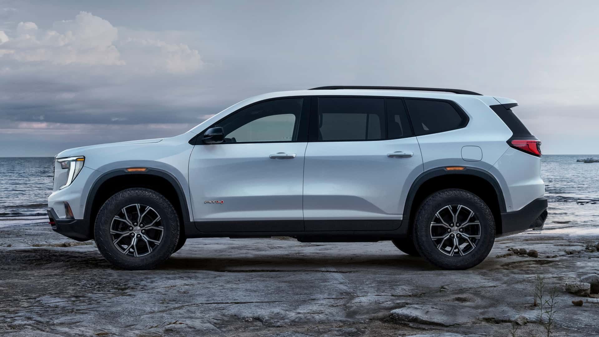 La Nueva GMC Acadia 2024 Un Gigante Tecnológico con 328 HP y Pantalla