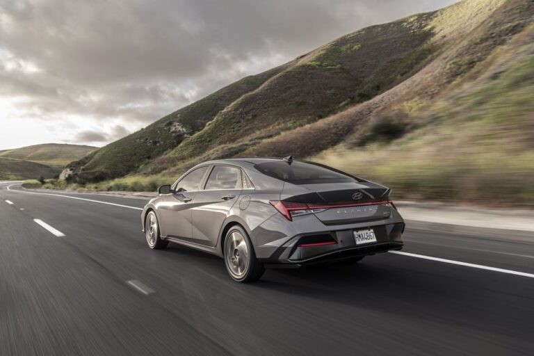 Hyundai Elantra 2024 Precios, Motor, Interior, Ficha Tecnica (imágenes