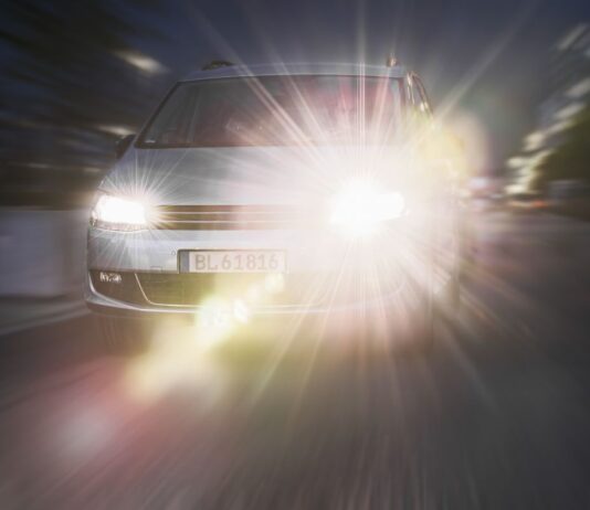 Todos los tipos de luces para autos y cuándo se deben usar