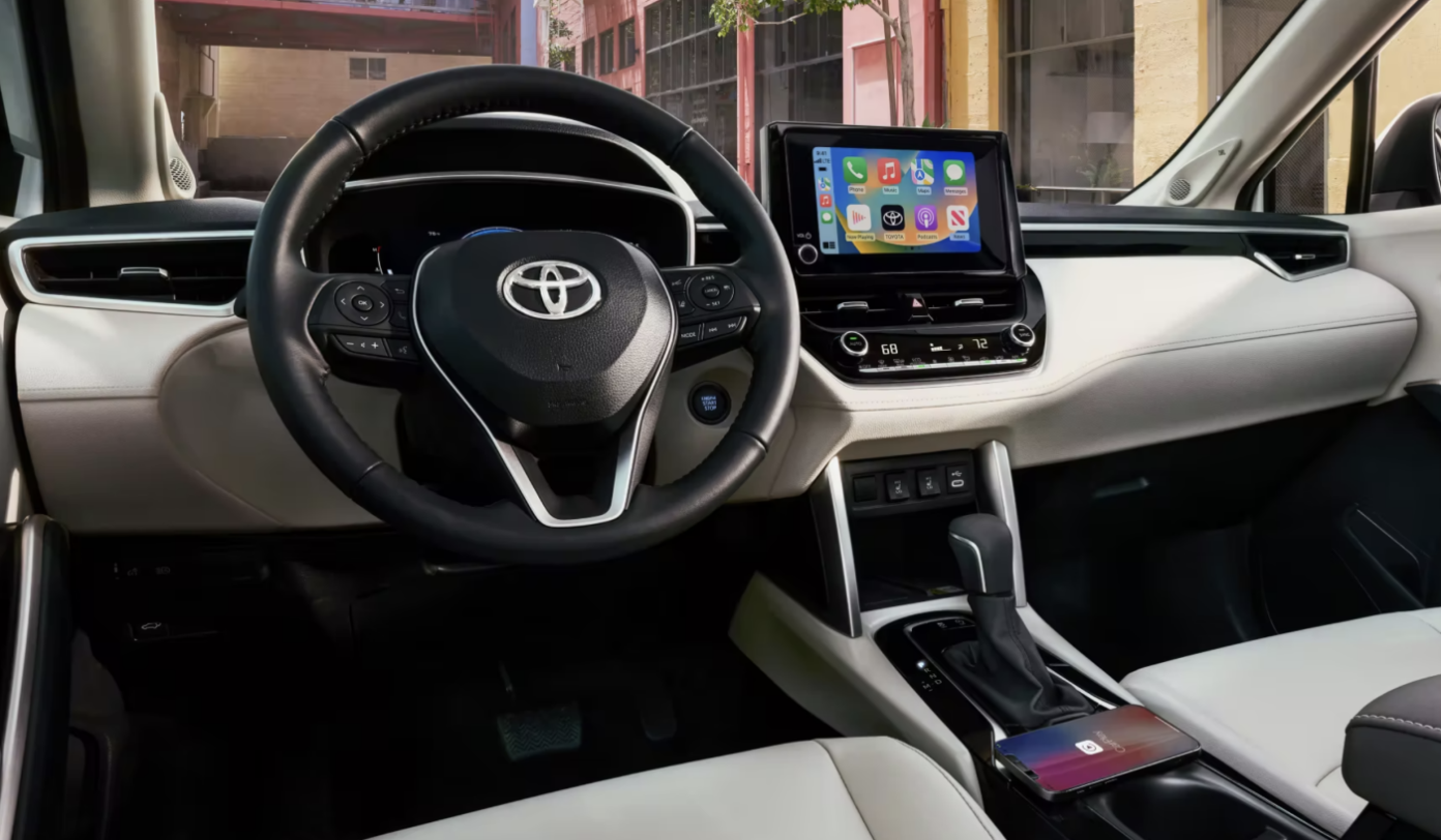 Toyota RAV4 vs Corolla Cross 2024 ¿Cuál es la mejor? Gossip Vehiculos