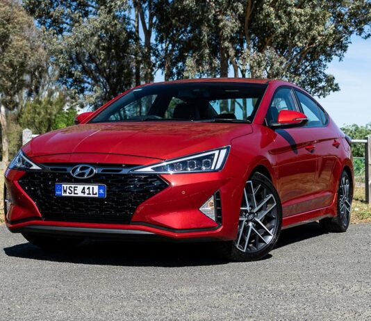 Fallas Comunes del Hyundai Elantra (2017-2020): ¿El Mismo «Clic» del Volante que el Forte?