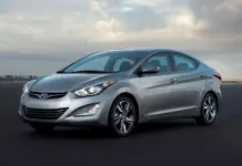 Hyundai Elantra sedán de la generación MD, vista delantera lateral