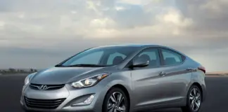 Hyundai Elantra sedán de la generación MD, vista delantera lateral