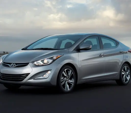 Hyundai Elantra 2014–2016 en México: fallas y compra Hyundai Elantra sedán de la generación MD, vista delantera lateral