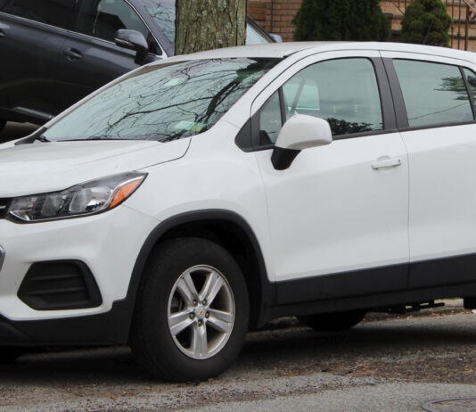 Fallas comunes de la Chevrolet Trax (2013-2019): ¿Por qué tu motor está haciendo «Chocomil»?