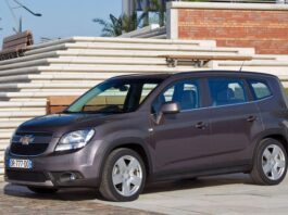 Chevrolet Orlando 2011–2018 usada en México: ¿Vale la pena? Chevrolet Orlando de primera generación, vista frontal y lateral