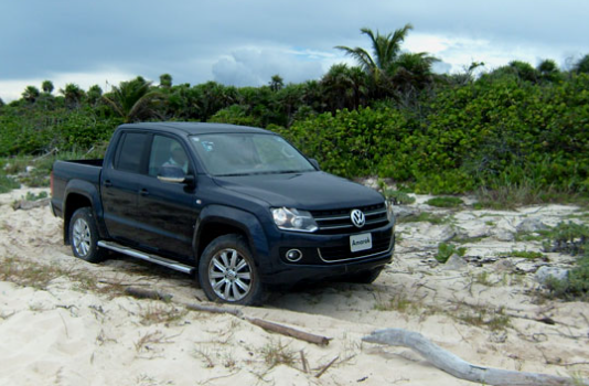 Volkswagen Amarok 2011–2022: fallas y qué revisar antes de comprar Volkswagen Amarok de primera generación, vista frontal y lateral