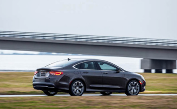 Fallas comunes del Chrysler 200 2011–2014: Problemas, síntomas y soluciones