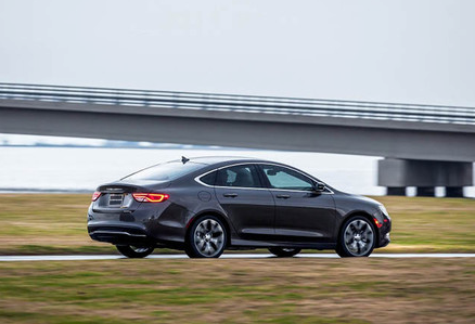 Fallas comunes del Chrysler 200 2011–2014: Problemas, síntomas y soluciones