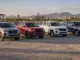 Camionetas doble cabina de cuatro cilindros en un área de trabajo en México